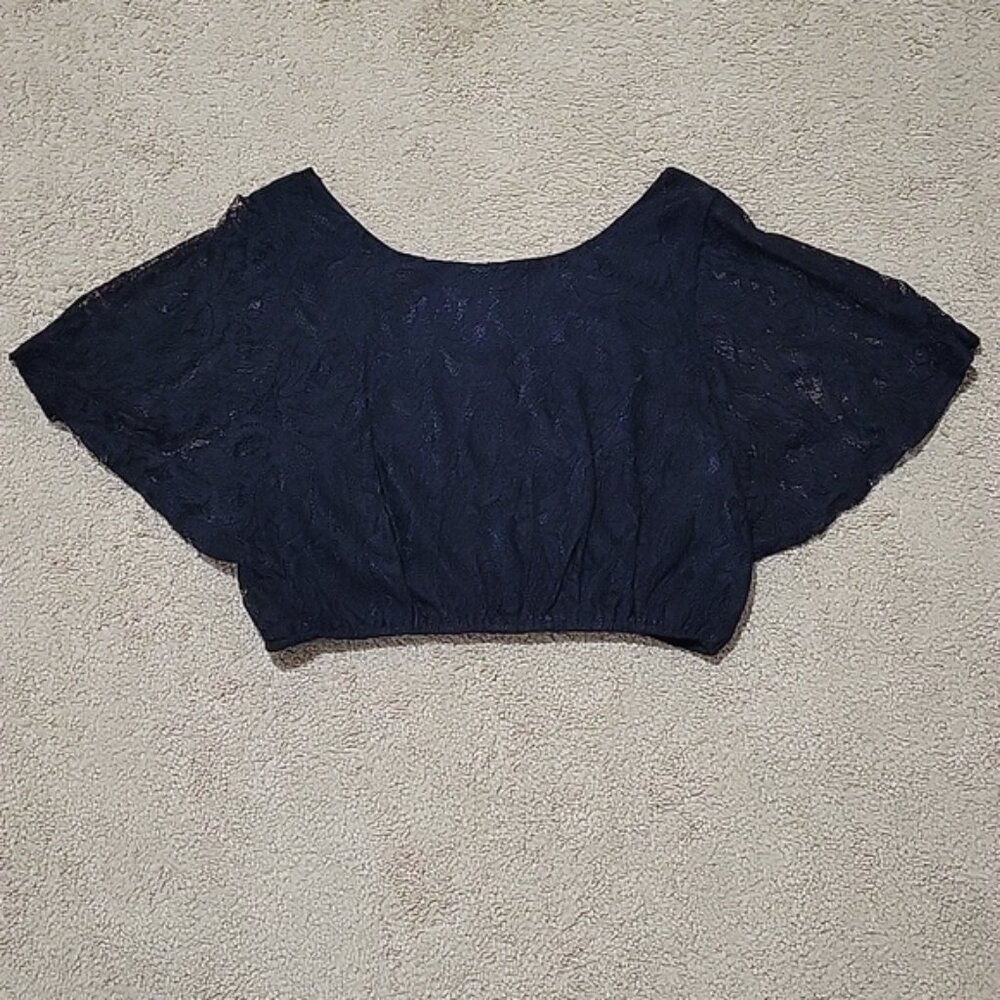 Urban Outfitters Black Lace Batwing Sleeve Crop Top Size Large